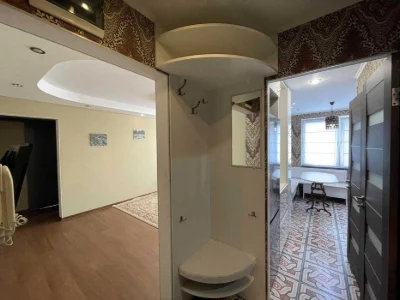 Sale of a three-room apartment in Yakub Kolas building 1-v with a gas stove,
