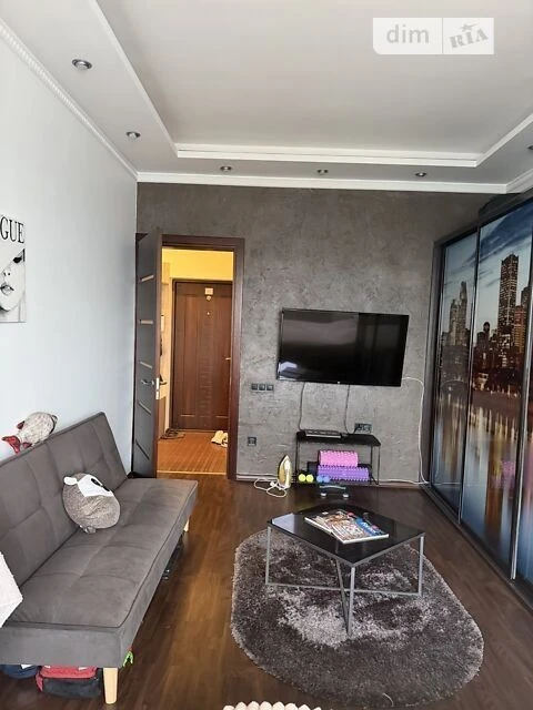 Продаж 1к квартири 42.2 кв. м на просп. Володимира Івасюка 2