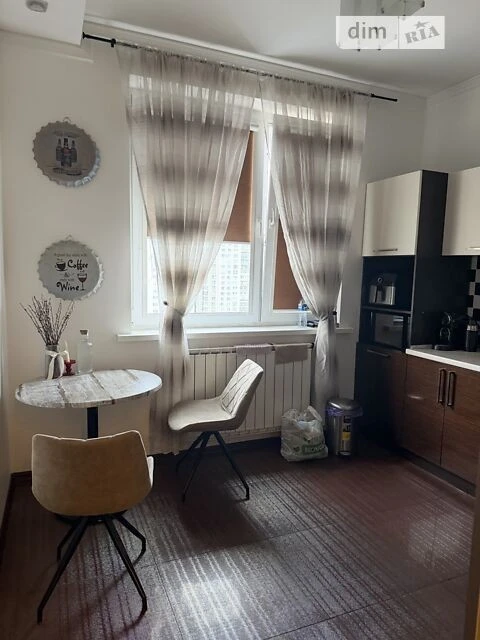 Продаж 1к квартири 42.2 кв. м на просп. Володимира Івасюка 2