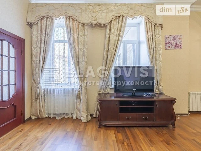 Продаж 4к квартири 126.8 кв. м на вул. Хрещатик 15 • ID 3480