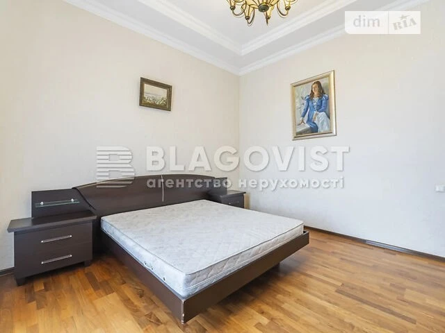 Продаж 4к квартири 126.8 кв. м на вул. Хрещатик 15 • ID 3480