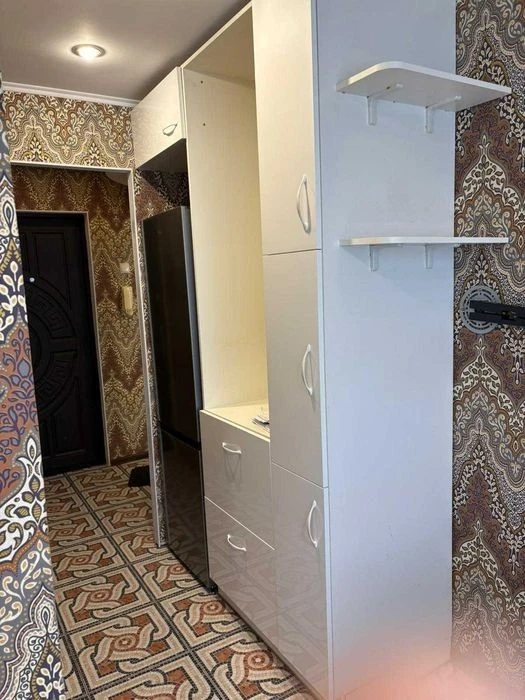 Sale of a three-room apartment in Yakub Kolas building 1-v with a gas stove,