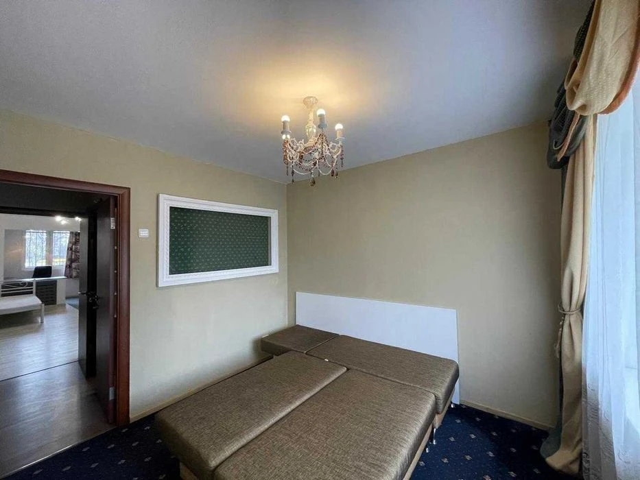Sale of a three-room apartment in Yakub Kolas building 1-v with a gas stove,