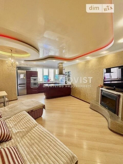 Продаж 1к квартири 67 кв. м на вул. Срібнокільська 12 • ID 3