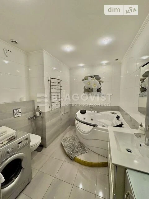 Продаж 1к квартири 67 кв. м на вул. Срібнокільська 12 • ID 3