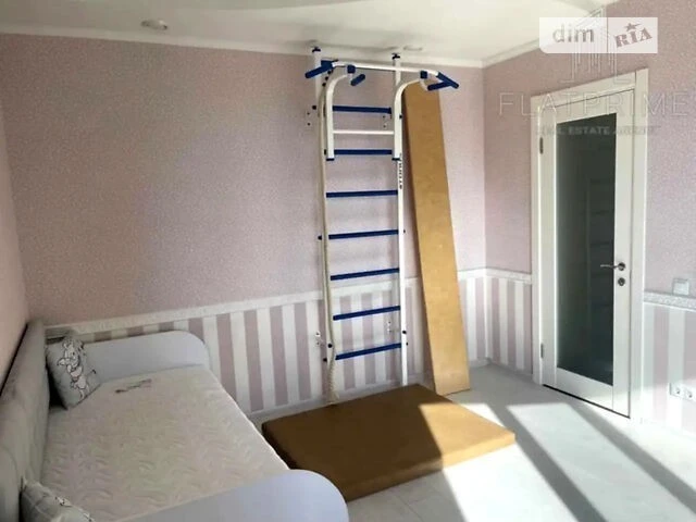 Продаж 2к квартири 65 кв. м на вул. Юрія Шумського 5 • ID 34