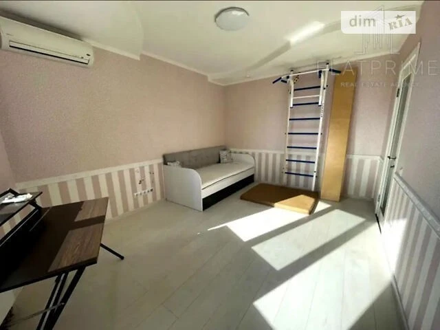 Продаж 2к квартири 65 кв. м на вул. Юрія Шумського 5 • ID 34