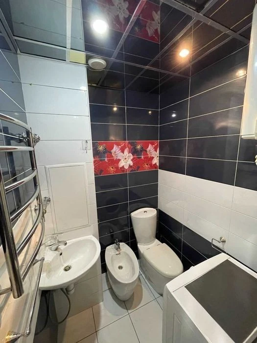 Sale of a three-room apartment in Yakub Kolas building 1-v with a gas stove,