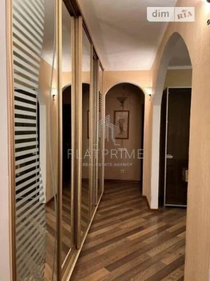 Продаж 3к квартири 68 кв. м на вул. Митрополита Андрія Шепти