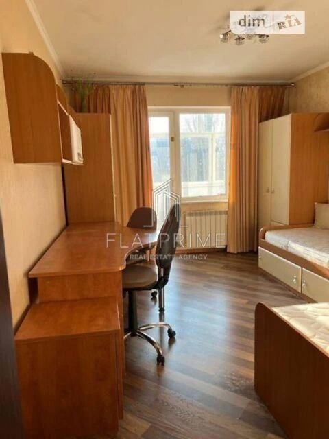 Продаж 3к квартири 68 кв. м на вул. Митрополита Андрія Шепти