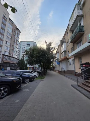 ТЕРМІНОВИЙ ПРОДАЖ! 2-кімнатна квартира в самому центрі Івано