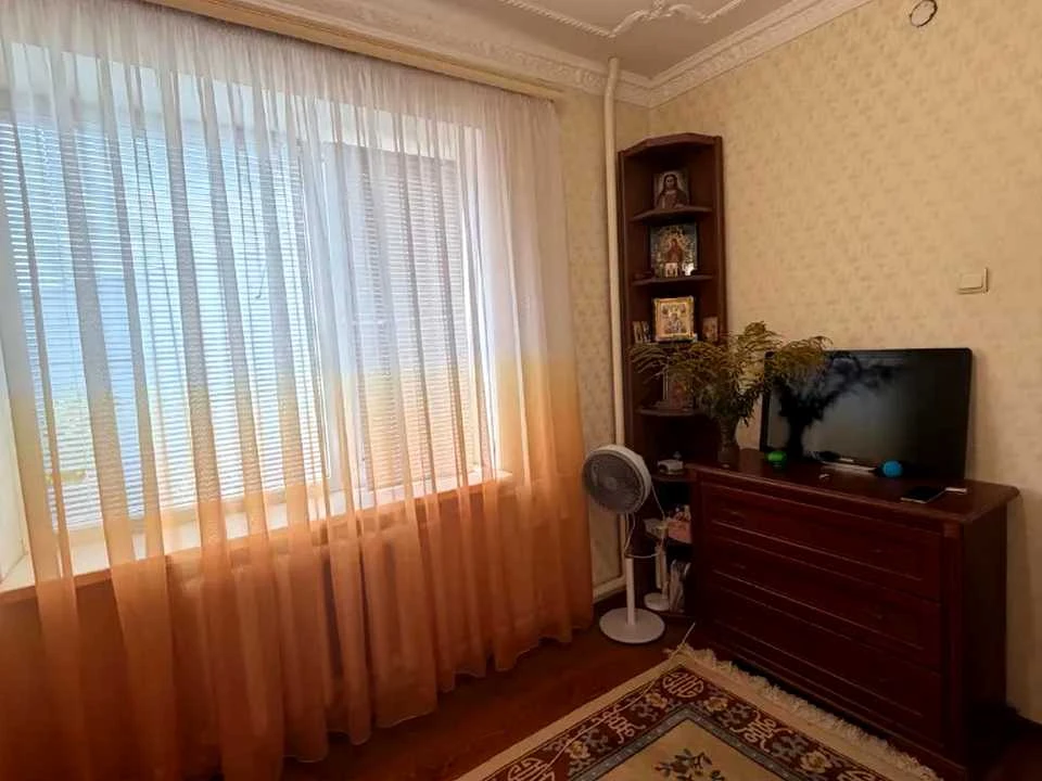 Будинок. Дніпро, Незламна вул. (Петрозаводська)