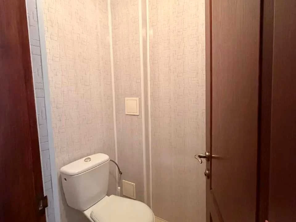 Будинок. Дніпро, Незламна вул. (Петрозаводська)
