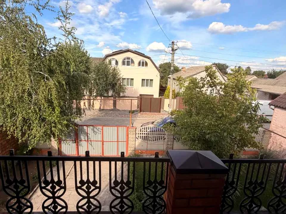 Будинок. Дніпро, Незламна вул. (Петрозаводська)