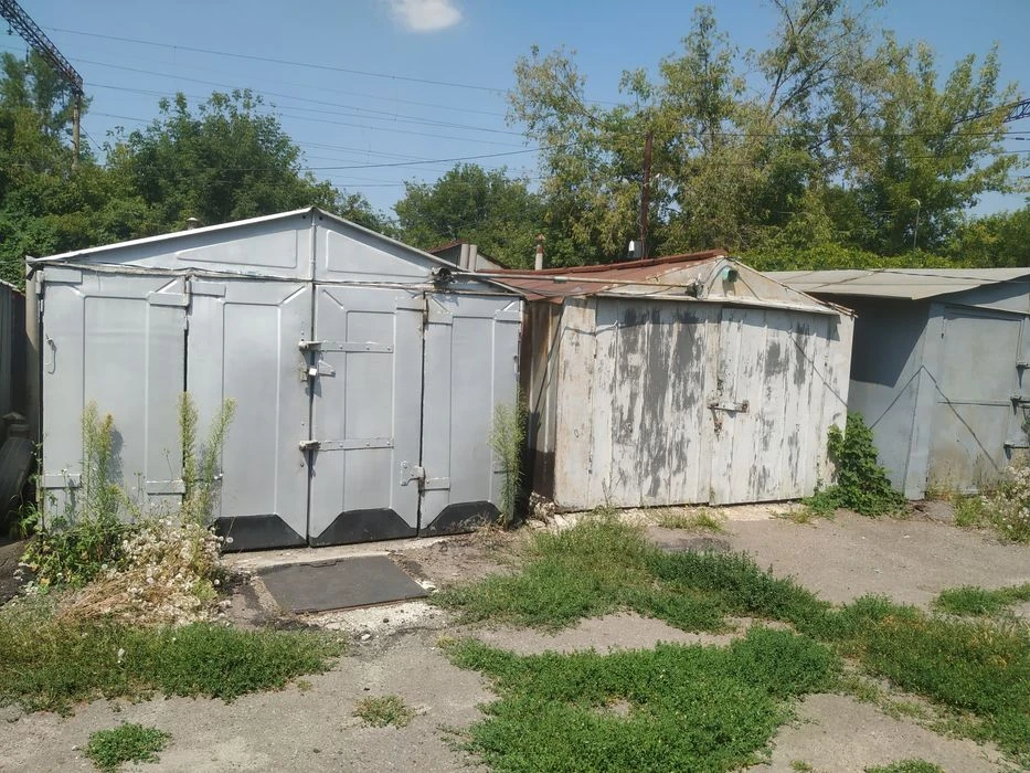 Продам гараж на Половках