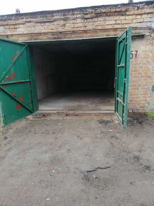 Продам гараж, Інститут зв'язку