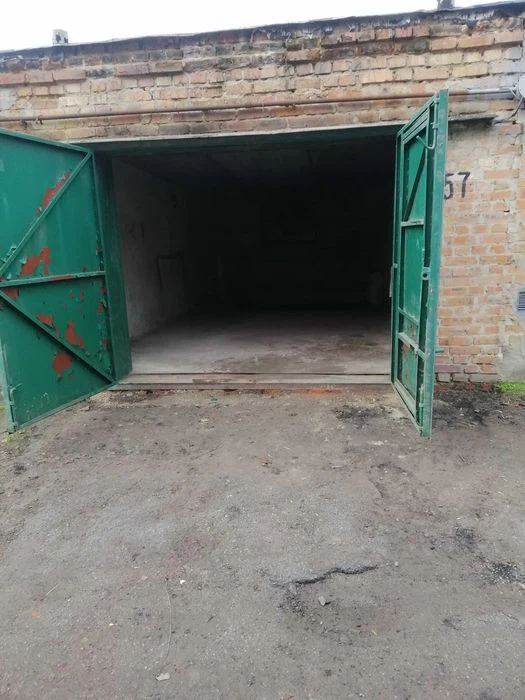 Продам гараж, Інститут зв'язку