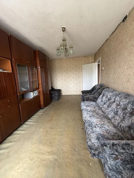 Продам однокімнатну квартру по Захисників Украіни 11б
