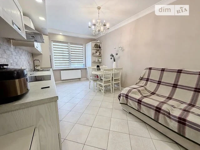 Продаж 3к квартири 81 кв. м на вул. Чавдар Єлизавети 34 • ID