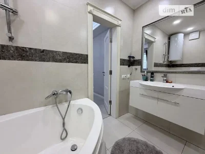 Продаж 3к квартири 81 кв. м на вул. Чавдар Єлизавети 34 • ID