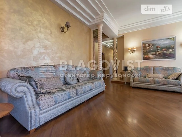 Продаж 3к квартири 130 кв. м на вул. Дмитрівська 66А • ID 34