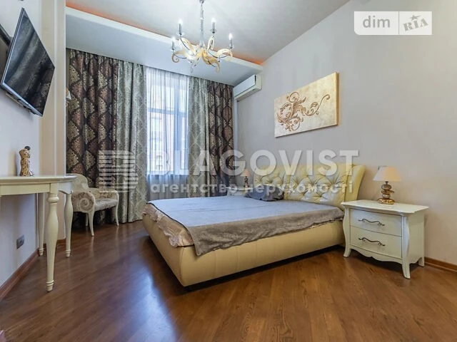 Продаж 3к квартири 130 кв. м на вул. Дмитрівська 66А • ID 34