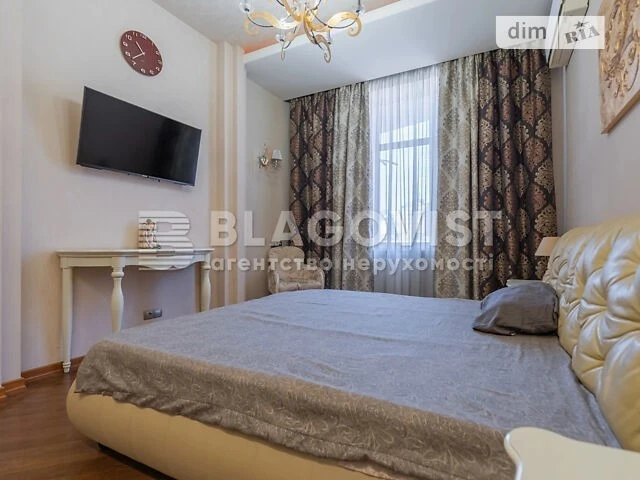 Продаж 3к квартири 130 кв. м на вул. Дмитрівська 66А • ID 34