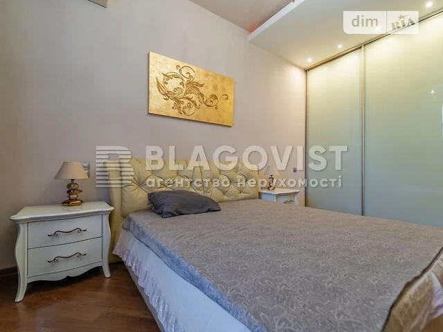 Продаж 3к квартири 130 кв. м на вул. Дмитрівська 66А • ID 34