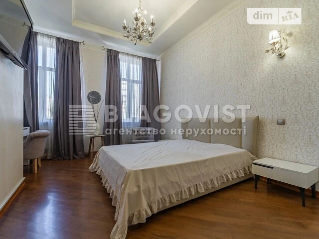 Продаж 3к квартири 130 кв. м на вул. Дмитрівська 66А • ID 34