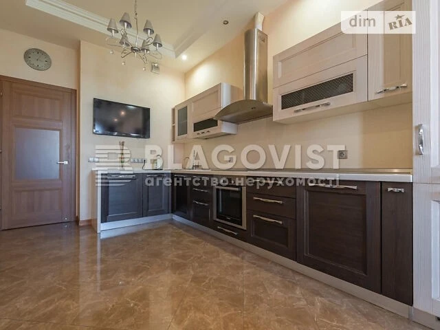 Продаж 3к квартири 130 кв. м на вул. Дмитрівська 66А • ID 34