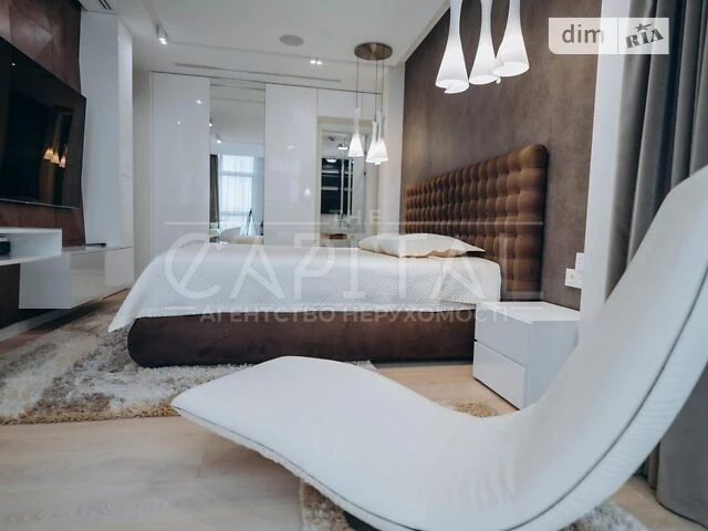 Продаж 4к квартири 190 кв. м на вул. Андрія Верхогляда 1-20А