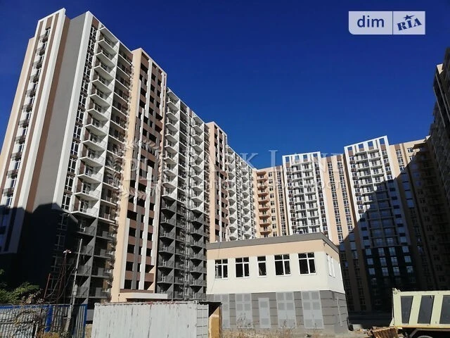Продаж 3к квартири 80 кв. м на вул. Академіка Заболотного 14