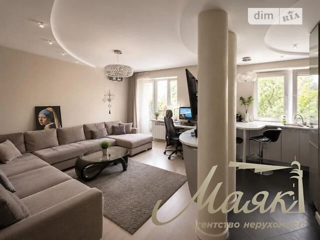 Продаж 2к квартири 59.1 кв. м на вул. Генерала Алмазова 14 •