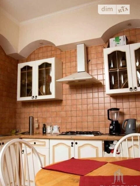 Продаж 1к квартири 43 кв. м на вул. Володимирська 37 • ID 34