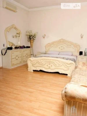 Продаж 1к квартири 43 кв. м на вул. Володимирська 37 • ID 34