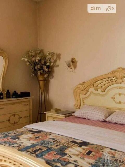 Продаж 1к квартири 43 кв. м на вул. Володимирська 37 • ID 34