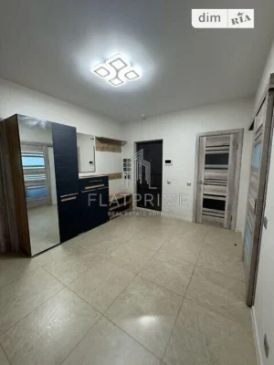 Продаж 3к квартири 81 кв. м на вул. Каховська 62 • ID 348024