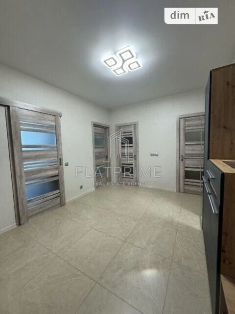 Продаж 3к квартири 81 кв. м на вул. Каховська 62 • ID 348024