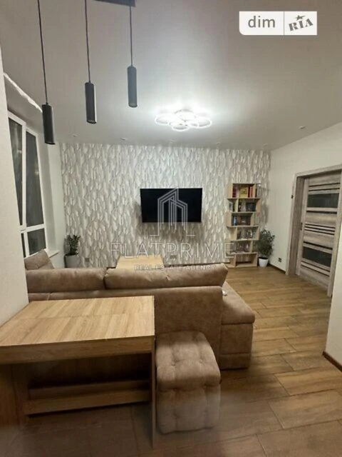 Продаж 3к квартири 81 кв. м на вул. Каховська 62 • ID 348024