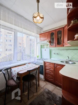 Продаж 2к квартири 42.6 кв. м на вул. Кирилівська 117 • ID 3