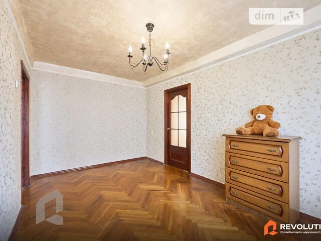 Продаж 2к квартири 42.6 кв. м на вул. Кирилівська 117 • ID 3