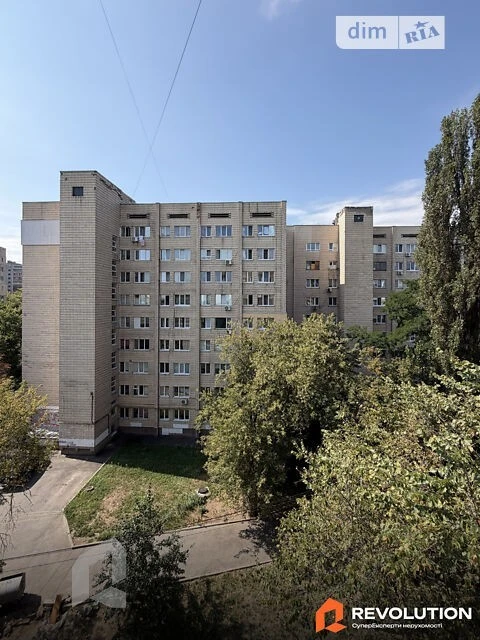 Продаж 2к квартири 42.6 кв. м на вул. Кирилівська 117 • ID 3