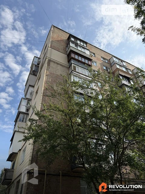 Продаж 2к квартири 42.6 кв. м на вул. Кирилівська 117 • ID 3