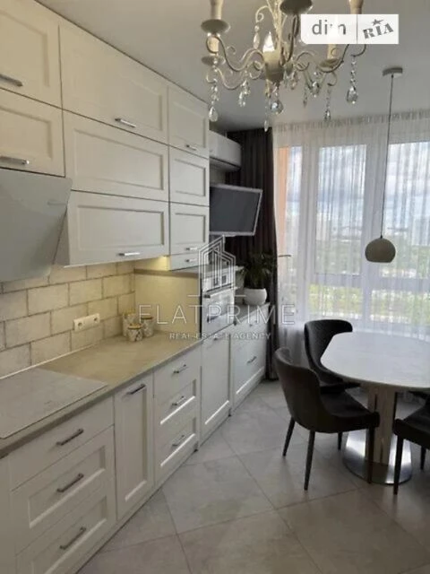 Продаж 3к квартири 84 кв. м на вул. Каховська 62А • ID 34802