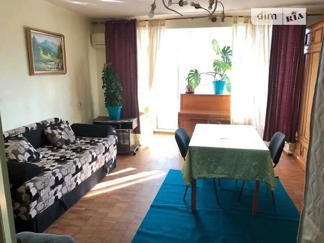 Продаж 3к квартири 72.7 кв. м на просп. Валерія Лобановськог