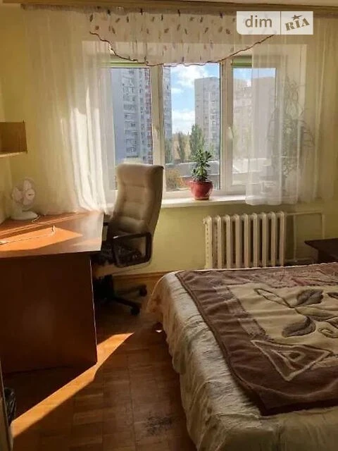 Продаж 3к квартири 72.7 кв. м на просп. Валерія Лобановськог