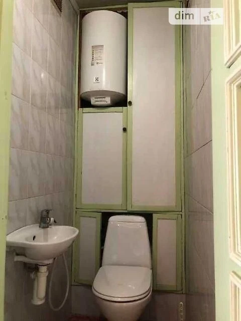 Продаж 3к квартири 72.7 кв. м на просп. Валерія Лобановськог