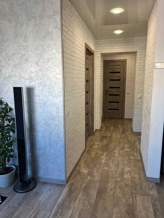 Продаж 3кімнатної квартири (перепланована в 2х+студія). Цент
