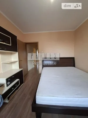 Продаж 3к квартири 95 кв. м на просп. Петра Григоренка 16 •