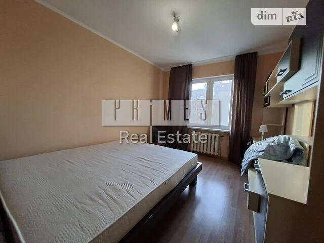 Продаж 3к квартири 95 кв. м на просп. Петра Григоренка 16 •